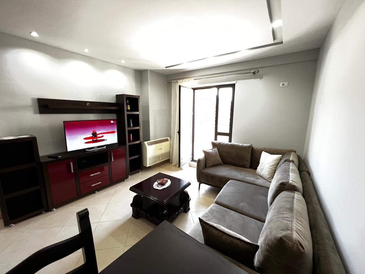 Grande Veranda 2 Apartment Tirana